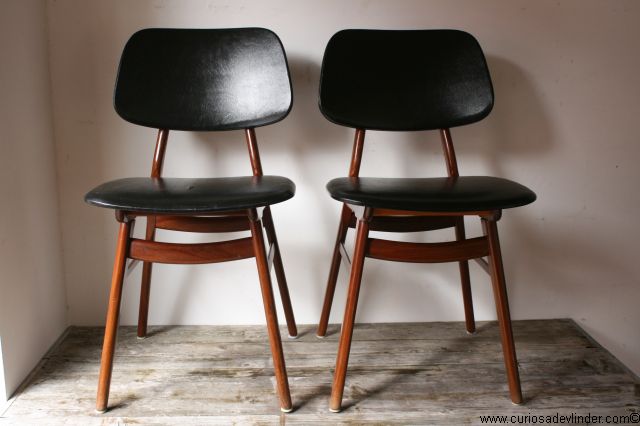 Verkocht Retro teakhouten stoelen, 60 er jaren, set van - Retro teak chairs, 50.60 years, set of 2: Verkocht : de Vlinder, webshop in curiosa, brocante, emaille, Keukengerei, vintage